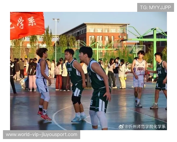 青春的呐喊点燃篮球的热度，呐喊吧,青春