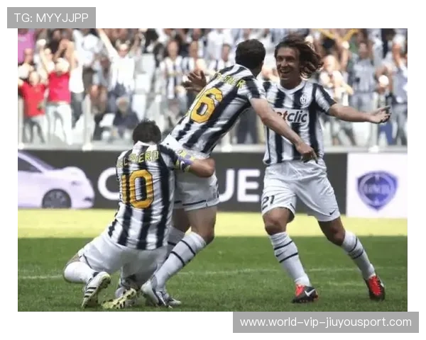 布雷默角球进攻中泰山压顶头槌破门,尤文图斯4比1大胜帕尔马 布雷默角球进攻中泰山压顶头槌破门,尤文图斯4比1大胜帕尔马